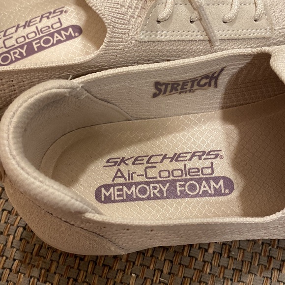 Skechers 8 Off White Memory Foam Slip On Sneakers - Picture 7 of 10